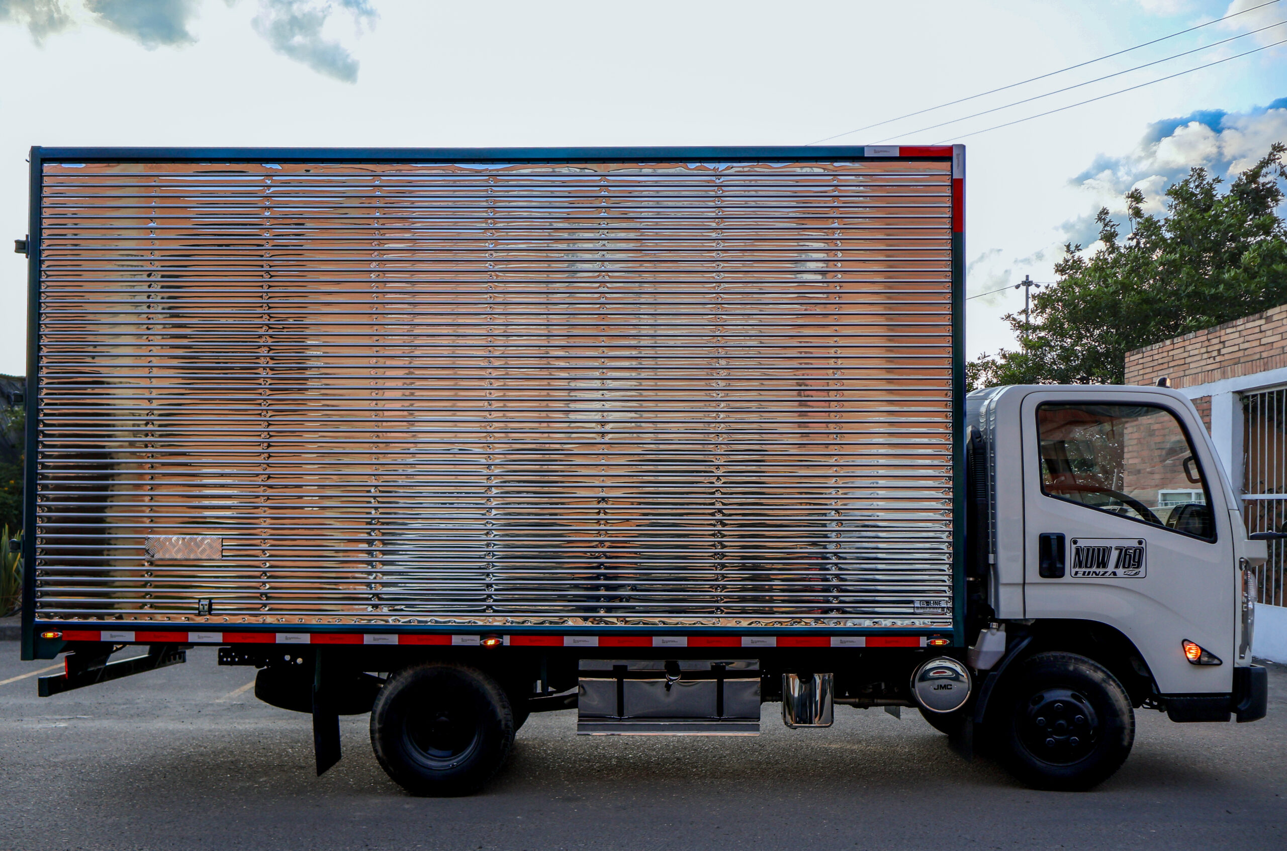 Furgón Carga Seca Troquelado - Image 5