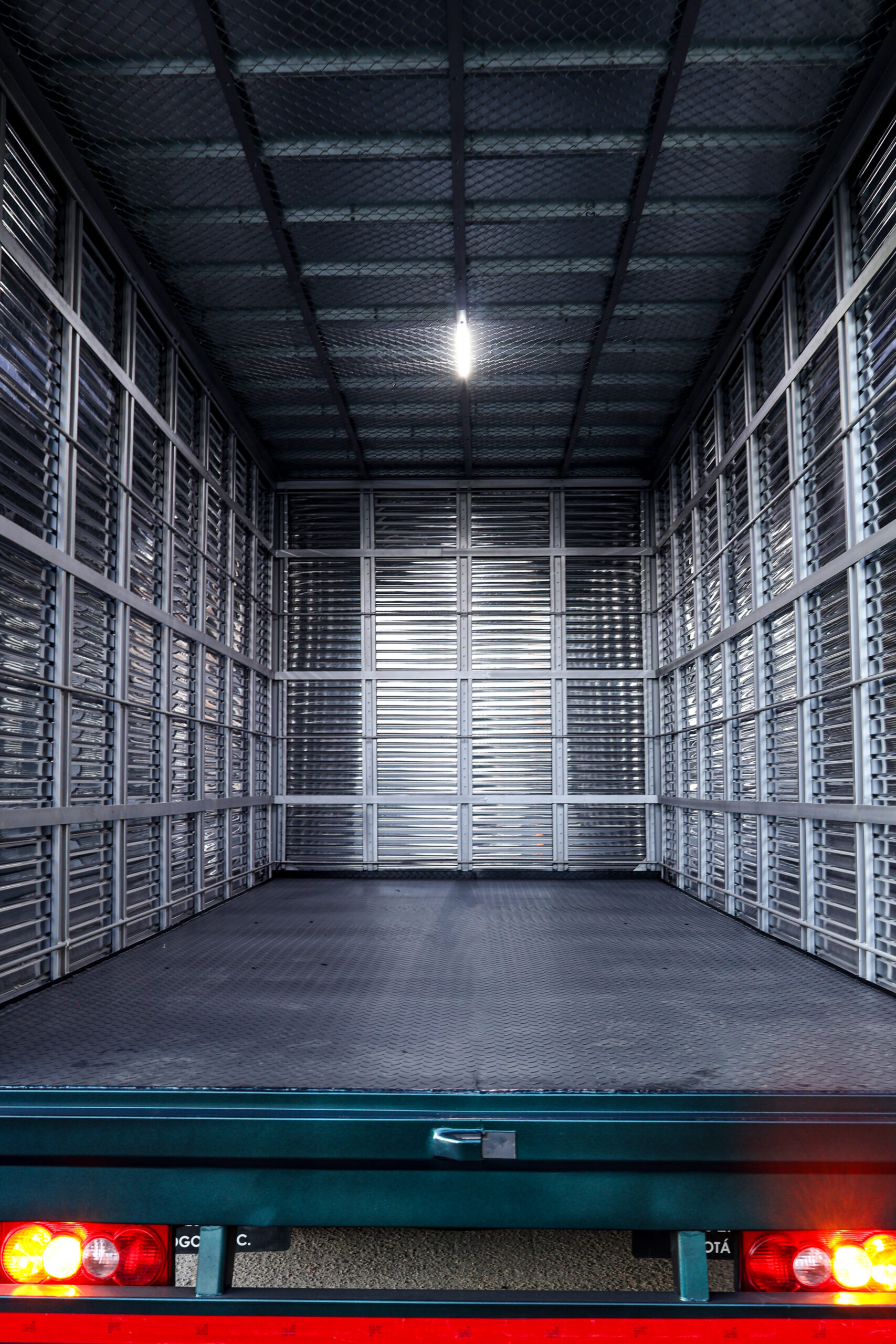 Furgón Carga Seca Troquelado - Image 4